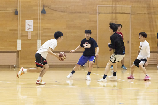 札幌国際大学男子バスケットボール部活動紹介写真
