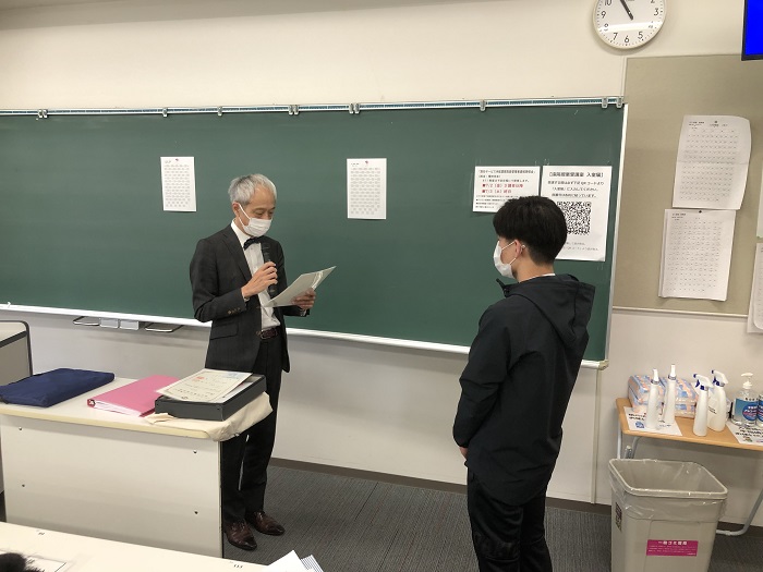 販売士資格合格者表彰【スポーツビジネス学科】