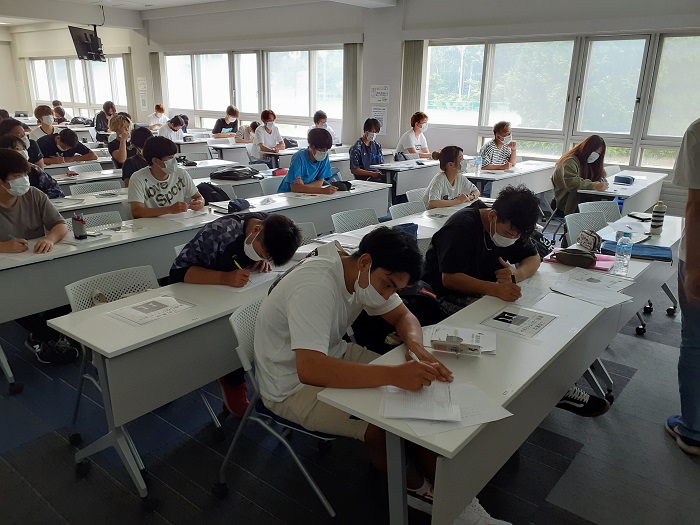 基礎演習Ⅰグループ発表【スポーツビジネス学科】のサムネイル画像