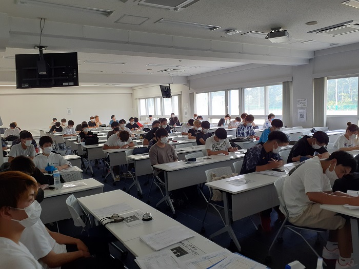 基礎演習Ⅰグループ発表【スポーツビジネス学科】