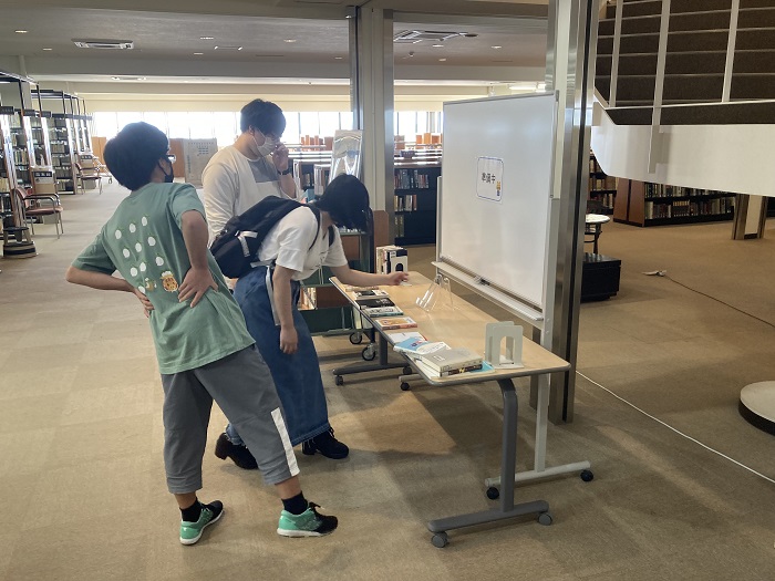 図書館プロジェクト始めました！【現代文化学科】