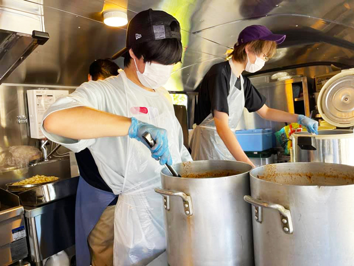 2年生科目「国際観光探究」にてクルーズキッチンバスの取組