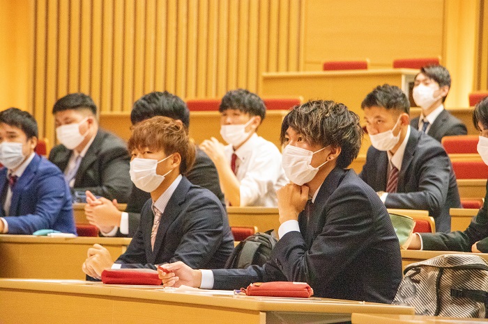 【スポーツビジネス学科】Jリーグアドバイザー岡部氏特別講演
