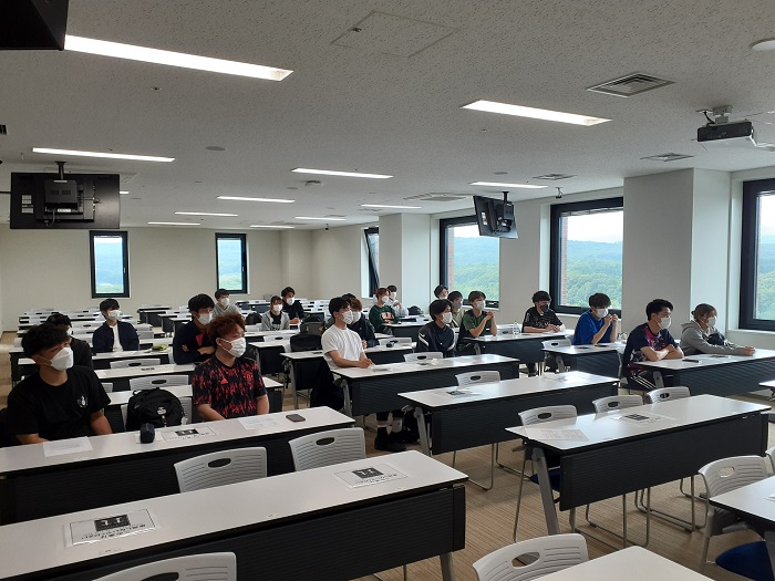 【スポーツビジネス学科】スポーツFWⅠ課題発表