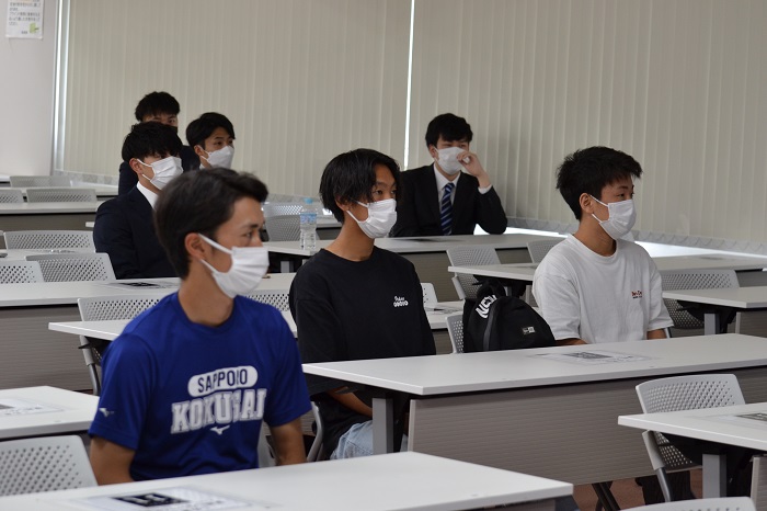 【スポーツビジネス学科】テーマ研究中間報告会開催