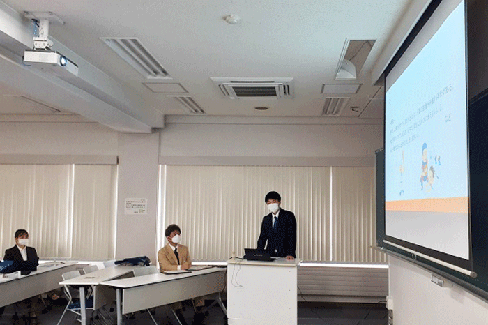 【スポーツビジネス学科】テーマ研究中間報告会開催