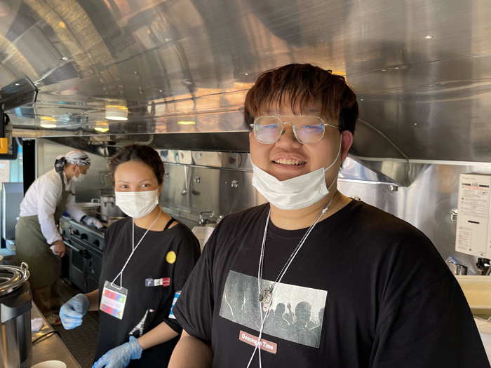 「国際観光探究」地元企業と共同でスープカレーを提供！