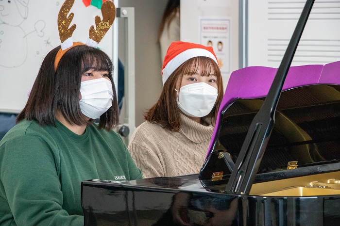 【ピアノ連弾同好会れんだんず】クリスマスコンサート
