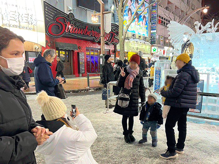 【観光学部】すすきのアイスワールド写真撮影ボランティア