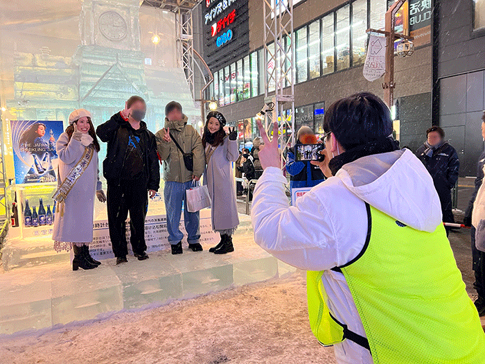 【観光学部】すすきのアイスワールド写真撮影ボランティア