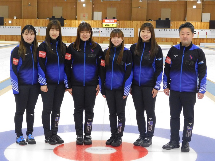 <写真左から>リザーブ安井涼音 リード池田葉南 セカンド佐久間優名 サード松永愛唯 フォース三浦由唯菜 コーチ土居