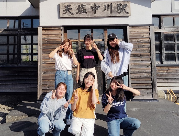 天塩中川駅前にて集合写真