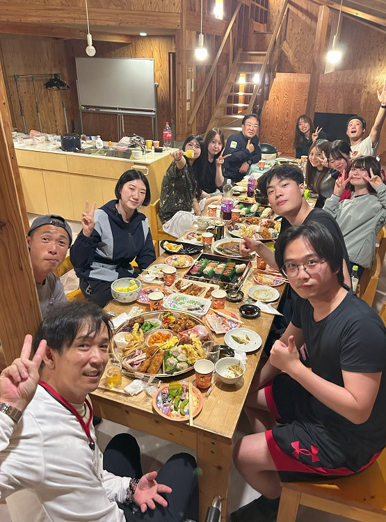 みんなで自炊をして地域の皆さんをお迎えしました