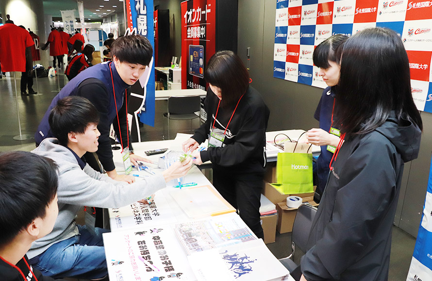 学生による本学プロモーション実施写真3